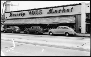 Exterior view of Von's Beverly Market at Beverly Boulevard and Crescent Heights Boulevard, taken from across the street, ca.1940