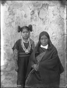 Hopi mother and daughter from a wealthy family at Mishongnovi (Mashongnavi), Arizona, ca.1898