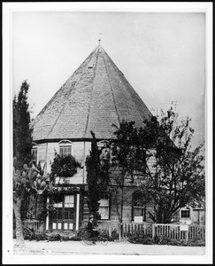 Round House on Main Street south from Third Street, Los Angeles, ca.1880-1885