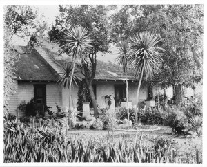 Exterior view of the Juan Vigare adobe (built ca.1864) at 616 Ramona Avenue, San Gabriel, ca.1900