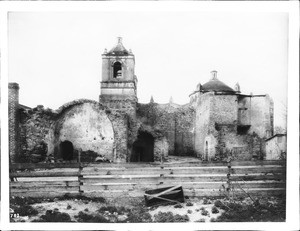 Mission La Parissima Concepcion de Acuna from the right, San Antonio, Texas, 1898