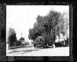 Pacific Electric Railway car on Citrus Avenue in Covina, ca.1907