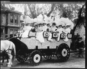 Chamber of Commerce "tally-ho" float for the La Fiesta Parade, Los Angeles, ca.1902