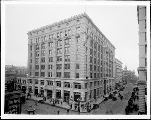 Herman W. Hellman building on Spring Street and 4th Street, Los Angeles, 1908