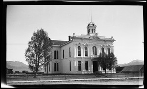 exterior view of the Mono County Courthouse in Bridgeport