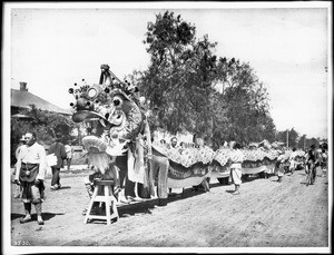 Chinese dragon at La Fiesta de Los Angeles, 1901