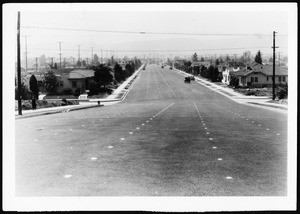 La Brea Avenue south from Twentieth Street after new pavement, ca.1920-1929