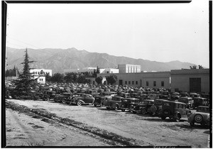 Crowded parking lot at Pasadena Junior College, March 1, 1938