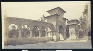 View of the main entrance at Stanford University, ca.1900