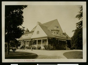 Exterior view of a residence in Fresno, 1907