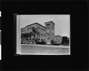 Exterior view of the Bovard Administration Building on the University Park campus of the University of Southern California