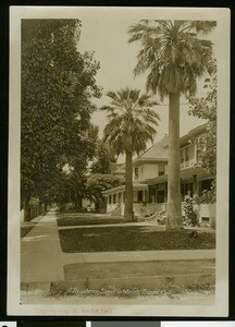 Residential street in Fresno, winter, 1907