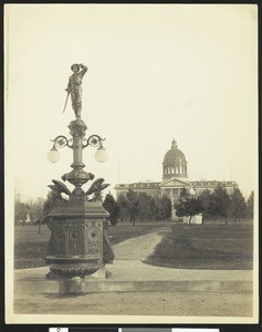 Exterior view of the Breyman Fountain and State Capitol building in Salem, Oregon