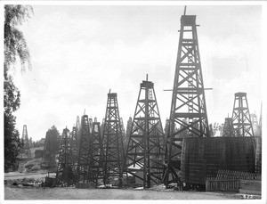 Los Angeles oil field near 1st Street and Glendale Boulevard, August 20, 1901