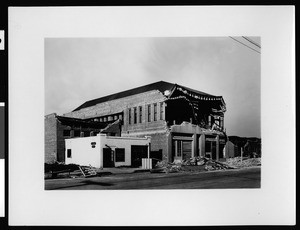 Collapsed buildings after earthquake on Abbot Block, Compton, March 1933