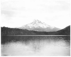 View of Mount Hood overlooking Trillium Lake, Oregon