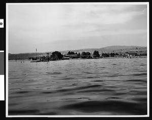 View of houses along Date Palm Beach from the Salton Sea, ca.1903