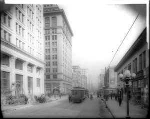 Spring Street looking north from just south of Seventh Street, 1913