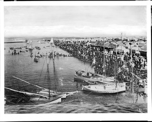 View of Tent City at Coronado, showing a crowd, San Diego, ca.1905