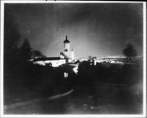 Exterior view of the La Venta Inn at night, Palos Verdes, April 1930