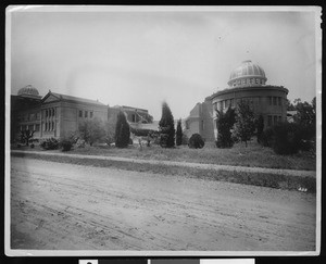 Exterior view of the Museum at Stanford University following the 1906 earthquake, 1906