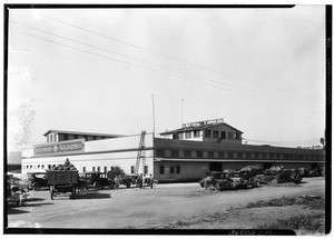 Exterior view of a La Puente Valley Walnut Growers' Association packing house, 1927