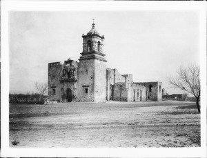 Mission San Juan de Agueyo from the right front, San Antonio, Texas, ca.1898