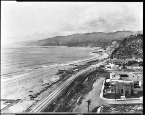 Birdseye view of Santa Monica Beach looking north, ca.1915