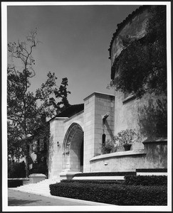 Gothic arch on the home of Earle C. Anthony