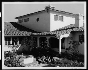 View of the patio at the Griffith Park Golf Course Clubhouse, ca.1940