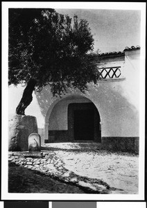 Mission Arch, Spain, ca.1900-1910