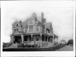 Residence of Major E.F.C. Klokke, 2105 South Figueroa Street, Los Angeles, ca.1898-1900