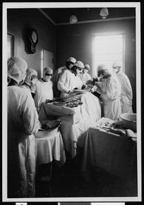 Interior view of the Los Angeles County General Hospital operating room, 1925