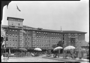 View of the swimming pool at the Ambasador Hotel in Los Angeles, ca.1920-1929