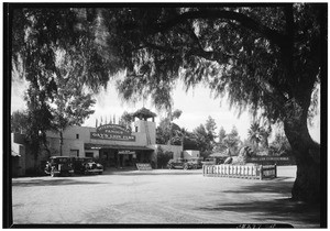 Exterior view of Gay's Lion Farm on December 1, 1931