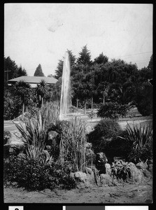 Oakland's Piedmont Park, showing the fountain, ca.1910