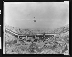 People working on the Los Angeles Aqueduct construction