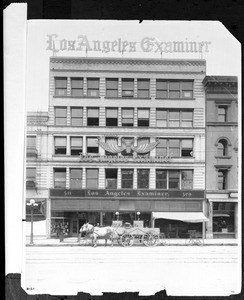 Exterior view of the (first) Los Angeles Examiner Building, 509-511 South Broadway, ca.1906