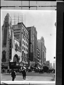 View of Broadway looking south from Eighth Street from the east side, Los Angeles, 1928