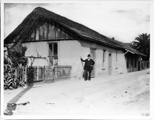 Jose Mascarel adobe at 721 Castelar Street in Sonora Town, Los Angeles, ca.1905