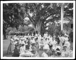 Los Angeles Chamber of Commerce luncheon for ladies at the residence of ex-Governor Cleghorn, Hawaii, 1907