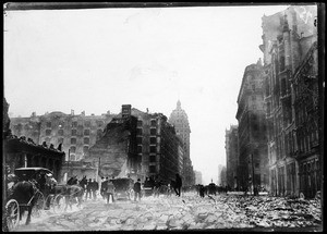 San Francisco earthquake damage, showing people with carriages and automobiles on Market Street near Sansome, 1906