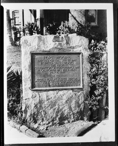 Bronze tablet commemorating Fort Moore, 1930