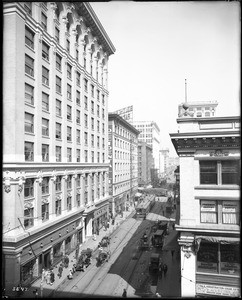 Sixth Street looking west from Main Street, 1900