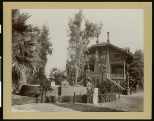 Exterior view of the G.N. Walters residence in Fresono, ca.1900