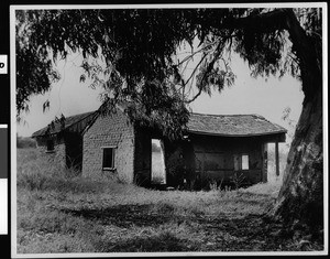 Exterior view of the delapidated McKellar Stage Station, Del Mar, ca.1920