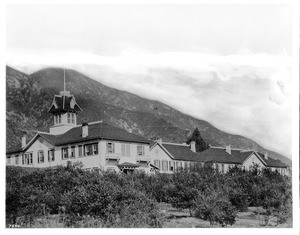 Exterior view of the Sierra Madre Villa, Pasadena, ca.1890