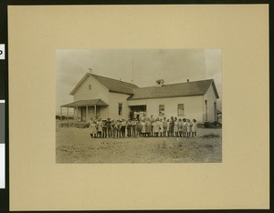 Coalinga school, showing students and teachers in front, 1907