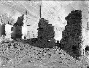 Ruins in the lower Antelope Cliff Dwellings, Canyon de Chelly, Arizona