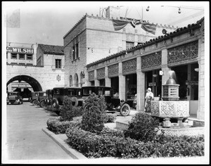 Chapman Market, showing an interior view where cars are parked, ca.1928/1929